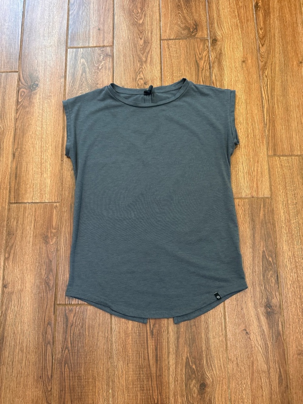 Mountain Hardwear Women’s Gray Sleeveless Knit Crew Neck T-Shirt Size L